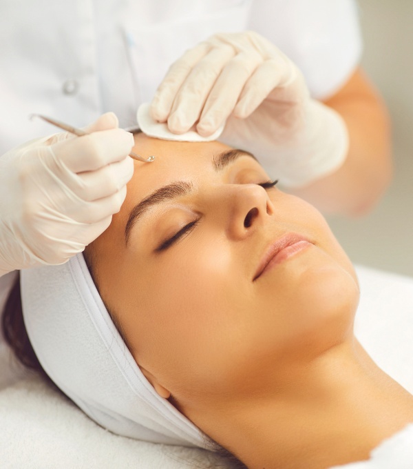 Dermaplaning Facial Treatment